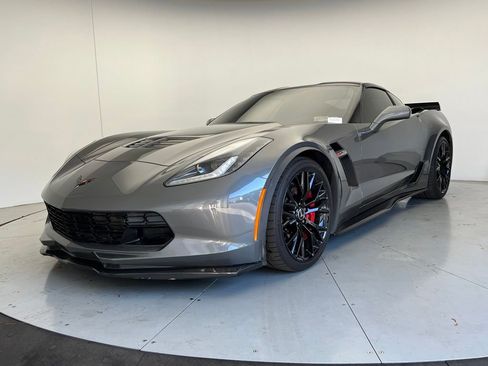 Used 2015 Chevrolet Corvette Z06 w/ 3LZ Preferred Equipment Group RWD image 1