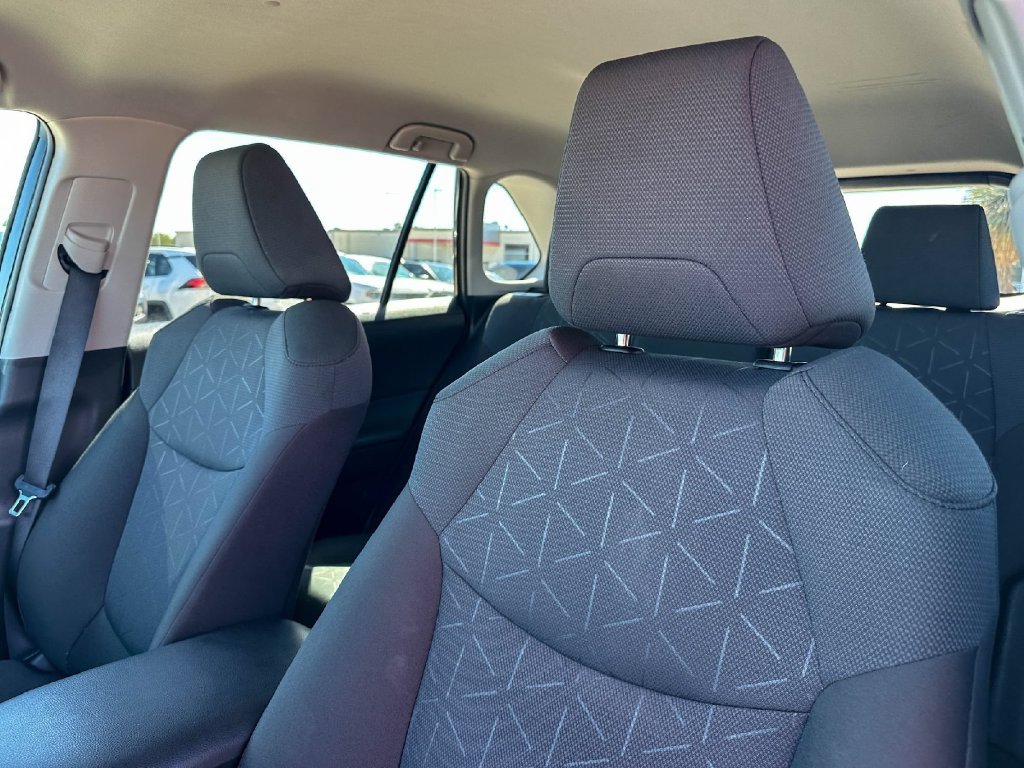 Used 2025 Toyota RAV4 XLE FWD image 14