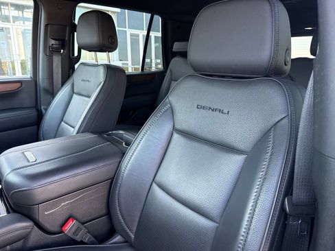 Used 2025 GMC Yukon Denali AWD/4WD image 18