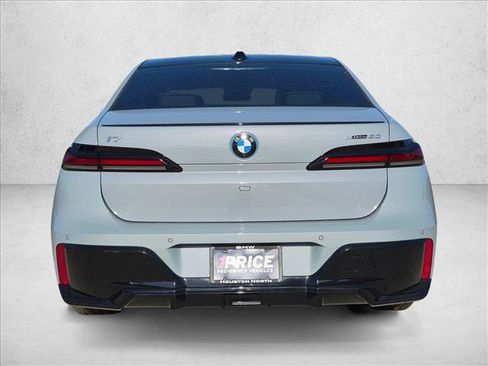 Used 2023 BMW i7 xDrive60 w/ Executive Package 2 AWD/4WD image 7