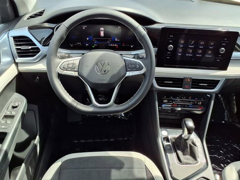 New 2026 Volkswagen Taos SE image 14