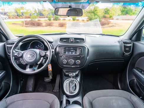 Used 2018 Kia Soul image 20