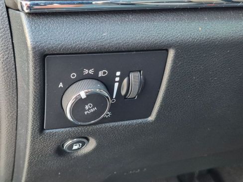 Used 2020 Jeep Grand Cherokee Overland AWD/4WD image 13