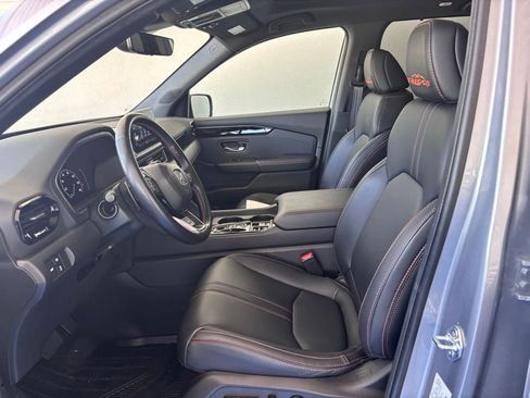 Used 2024 Honda Pilot TrailSport image 21