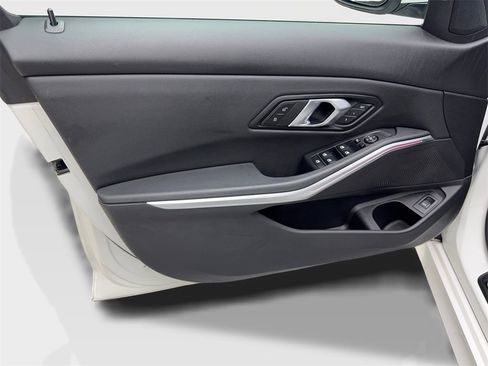 Used 2025 BMW 330i Sedan image 31