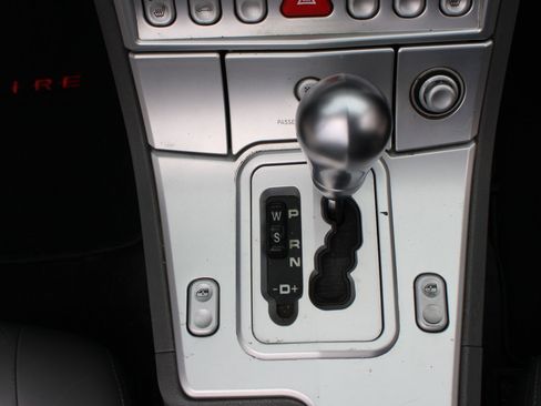 Used 2005 Chrysler Crossfire Limited RWD image 12
