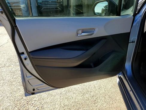 Used 2020 Toyota Corolla LE image 19