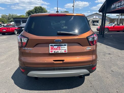 Used 2017 Ford Escape SE w/ SE Cold Weather Package FWD image 6