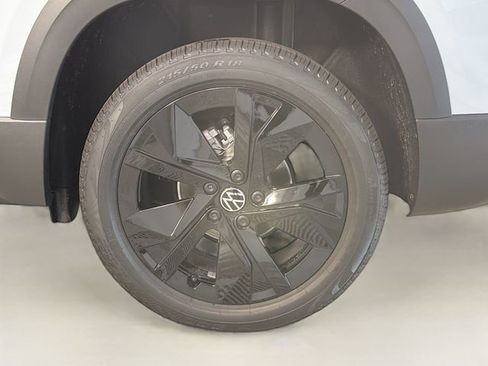 New 2026 Volkswagen Taos SE image 30