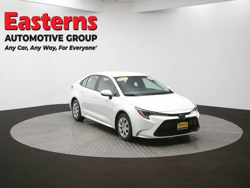 Used 2022 Toyota Corolla LE image 47