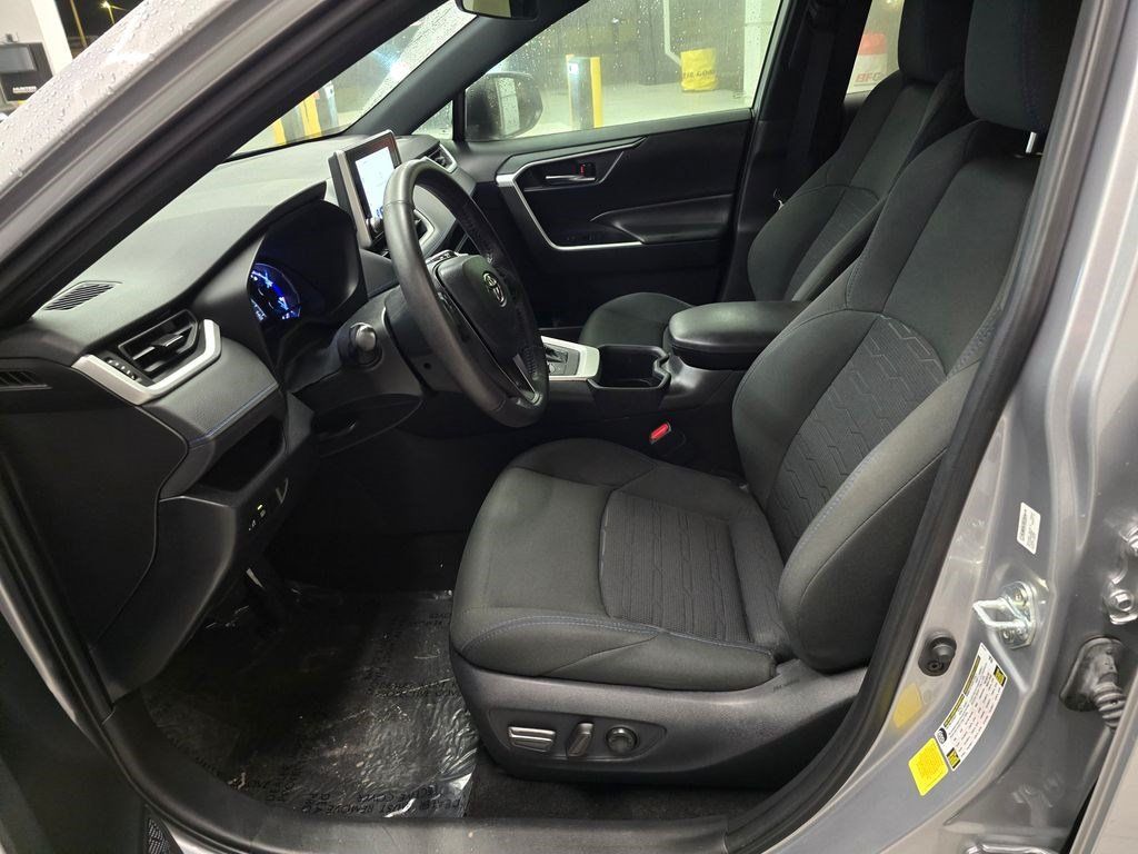 Used 2024 Toyota RAV4 SE AWD/4WD image 16