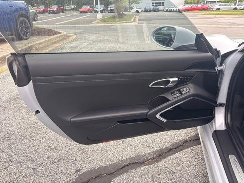 Used 2025 Porsche 718 Cayman S RWD image 15