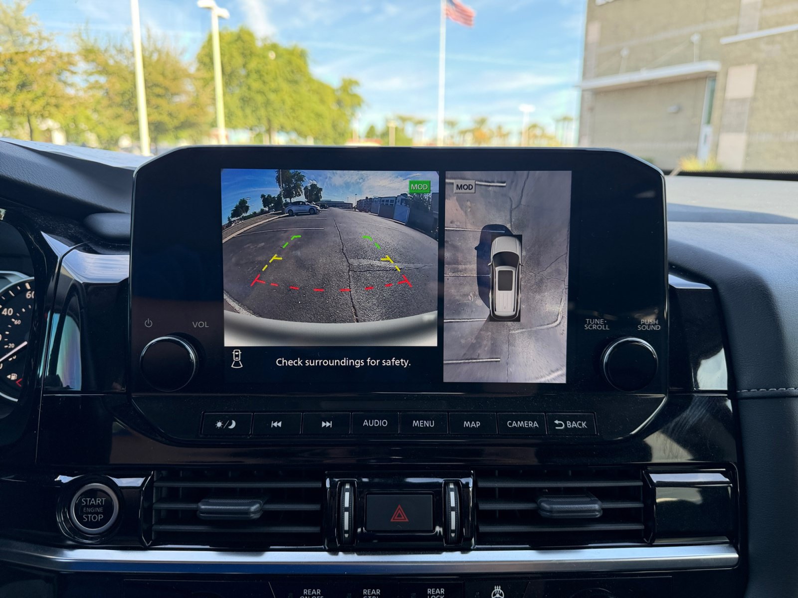 Used 2023 Nissan Pathfinder SL w/ Lighting Package (N92) FWD image 24