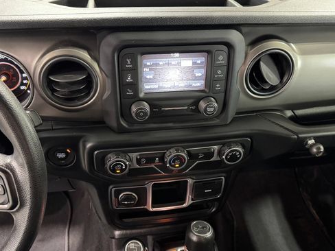 Used 2018 Jeep Wrangler Sport AWD/4WD image 27