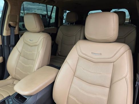 Used 2021 Cadillac XT6 Premium Luxury w/ Platinum Package AWD/4WD image 25