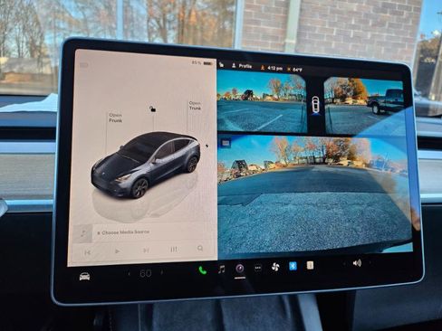 Used 2024 Tesla Model Y Long Range image 32