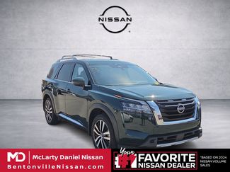 Used 2023 Nissan Pathfinder Platinum video 1