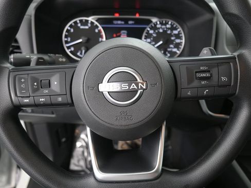 Used 2024 Nissan Rogue S FWD image 34