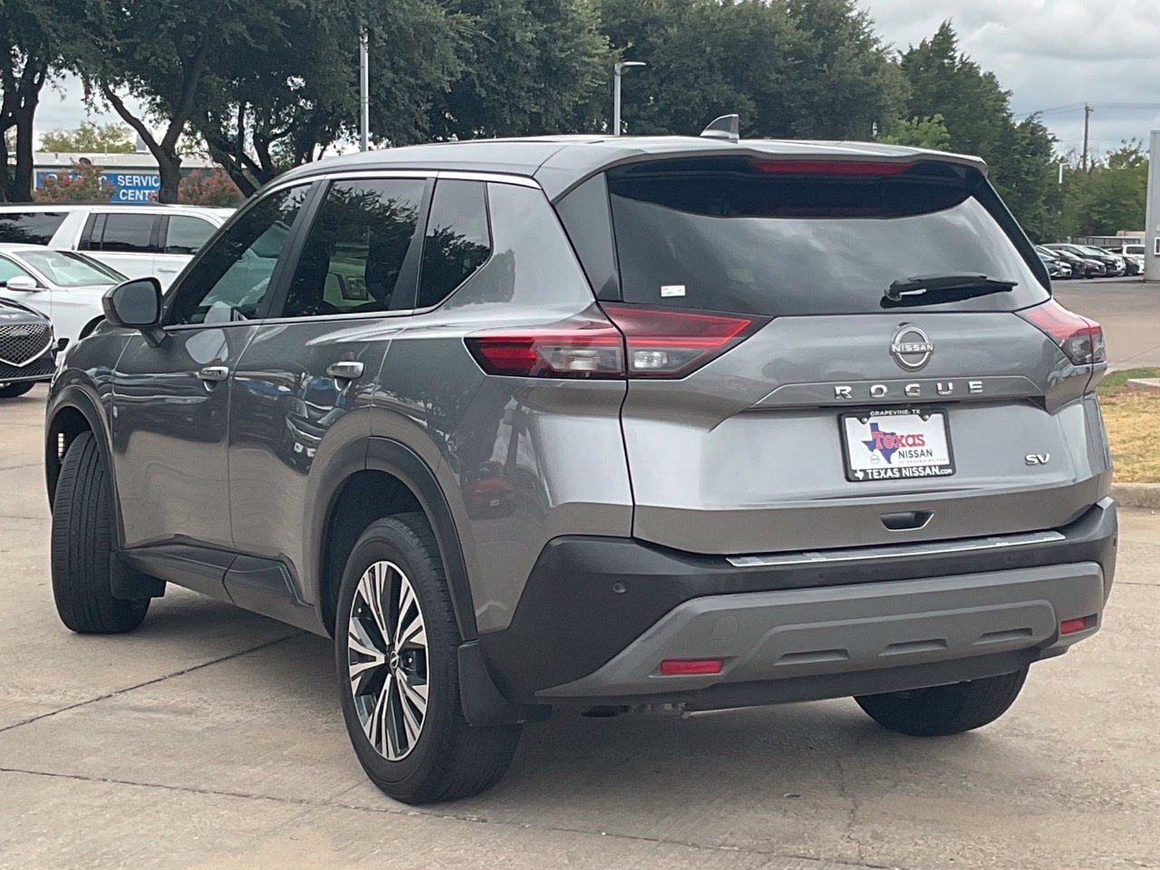 Used 2023 Nissan Rogue SV FWD image 6