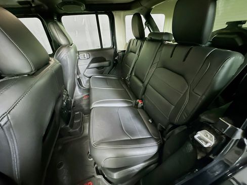 Used 2022 Jeep Wrangler Sahara w/ Cold Weather Group image 26