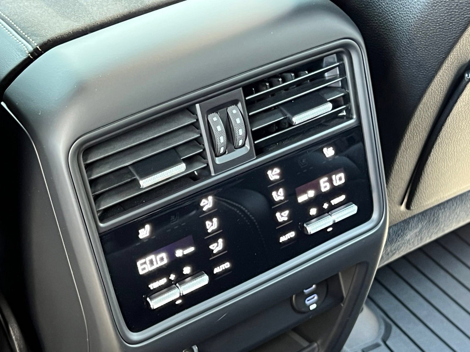 Used 2022 Porsche Cayenne Turbo GT AWD/4WD image 20