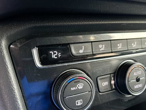 Used 2018 Volkswagen Tiguan SE AWD/4WD image 29