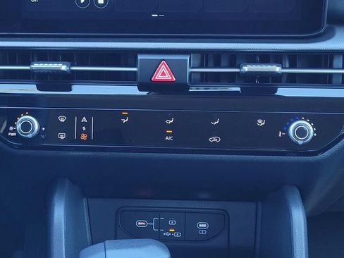 New 2026 Kia Sportage LX w/ LX Convenience Package FWD image 17
