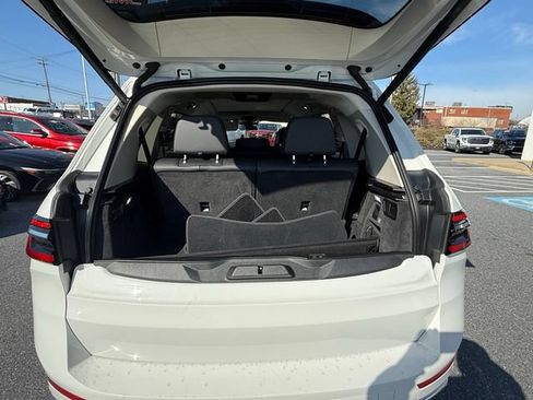 Used 2026 BMW X7 xDrive40i w/ Premium Package AWD/4WD image 19