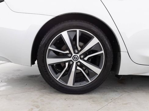 Used 2020 Nissan Maxima 3.5 SV w/ Floor Mat Group FWD image 19