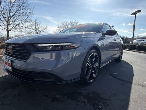 Used 2023 Honda Accord Sport image 9