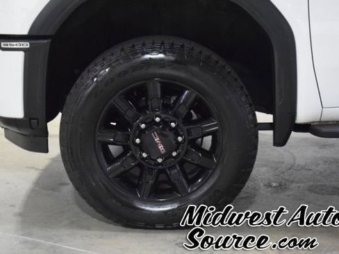 Used 2024 GMC Sierra 3500 AT4 w/ AT4 Premium Plus Package AWD/4WD image 7