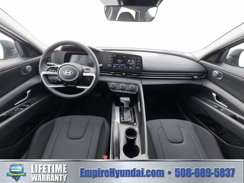 New 2026 Hyundai Elantra SE FWD image 12