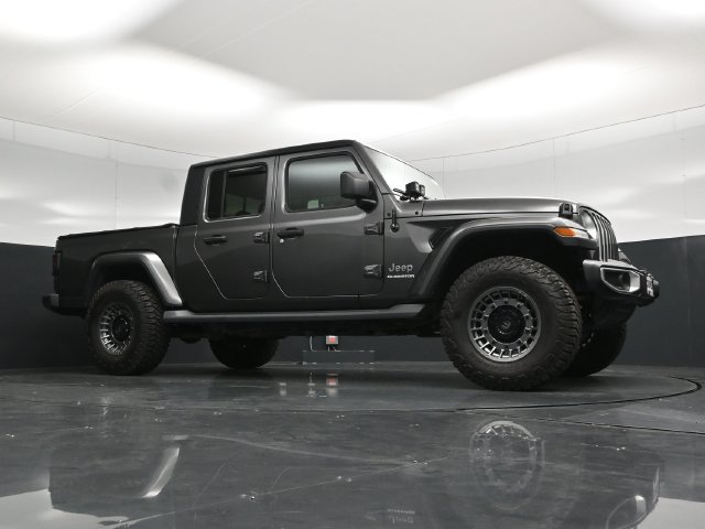 Used 2020 Jeep Gladiator Overland w/ Trailer Tow Package AWD/4WD image 55
