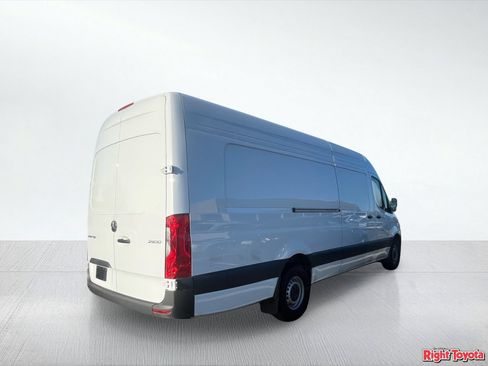 Used 2026 Mercedes-Benz Sprinter 2500 image 4