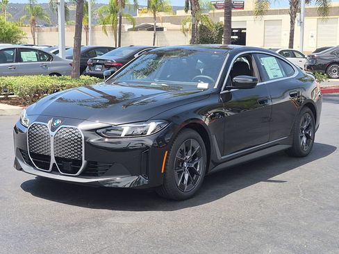 New 2026 BMW i4 eDrive40 w/ Parking Assistance Package RWD image 5