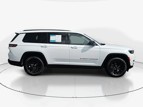 Used 2024 Jeep Grand Cherokee L Laredo AWD/4WD image 5