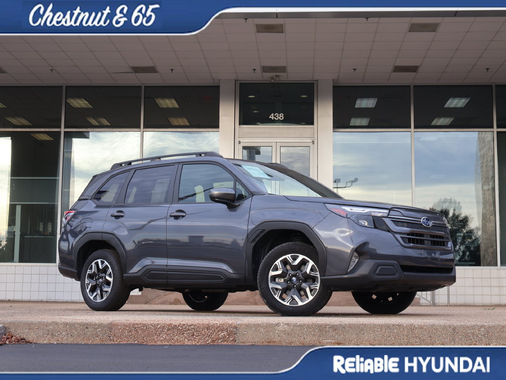 Used 2025 Subaru Forester Premium AWD/4WD image 2