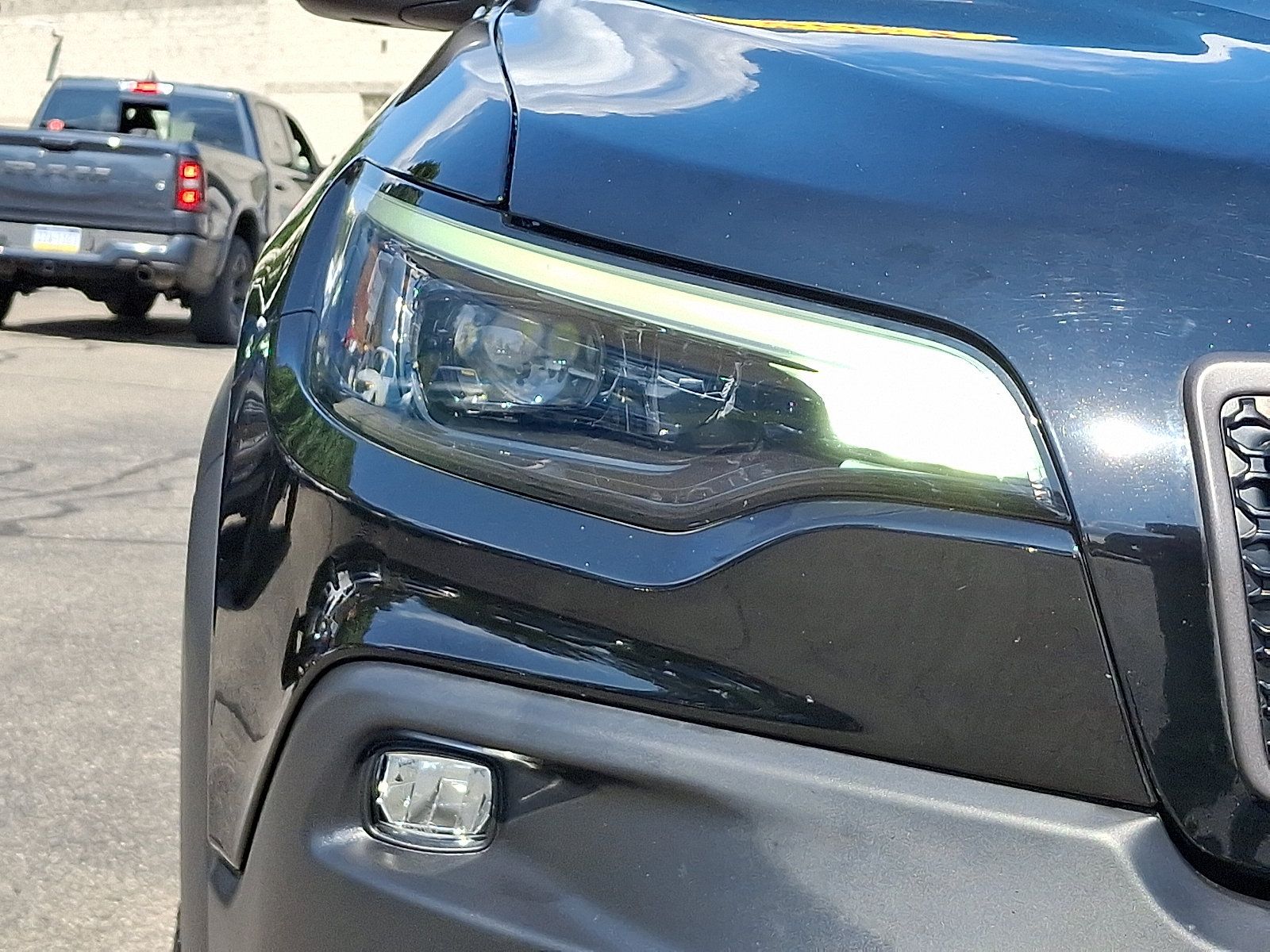Used 2021 Jeep Cherokee Trailhawk w/ Trailer Tow Group AWD/4WD image 9