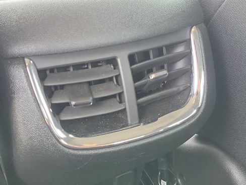 Used 2025 Chevrolet Malibu LT FWD image 12