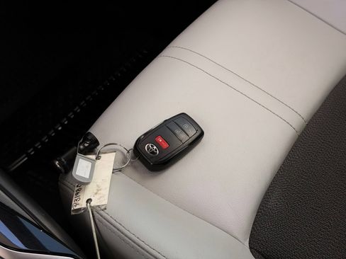 Used 2023 Toyota Corolla XSE FWD image 38