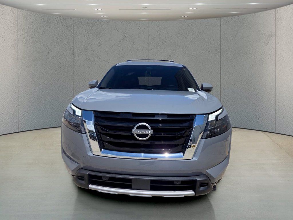 Used 2025 Nissan Pathfinder Platinum w/ Cargo Package FWD image 8
