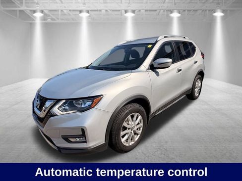 Used 2017 Nissan Rogue SV AWD/4WD image 5
