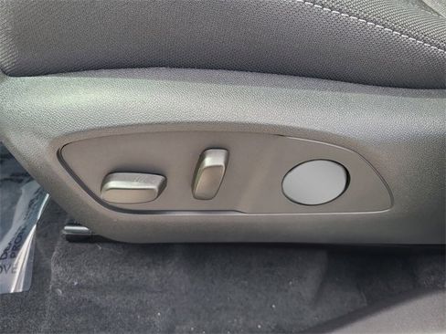 New 2026 Chevrolet Traverse LT w/ Midnight/Sport Edition image 24