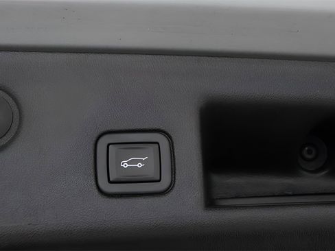 Used 2024 Chevrolet Equinox LT image 28