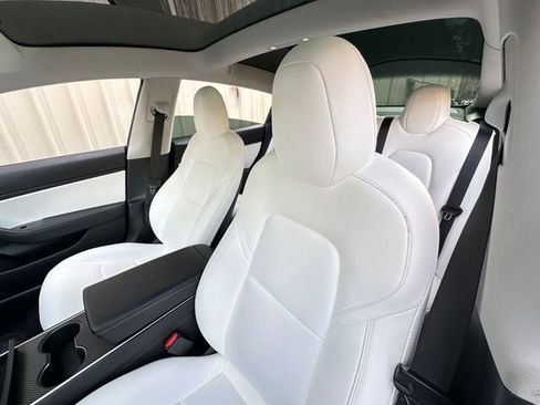 Used 2020 Tesla Model 3 Standard Range Plus image 11