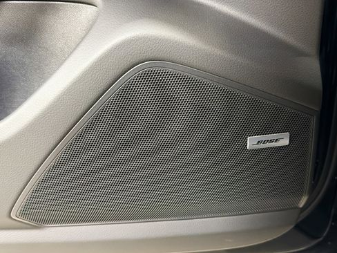 Used 2025 Porsche Cayenne Coupe image 25