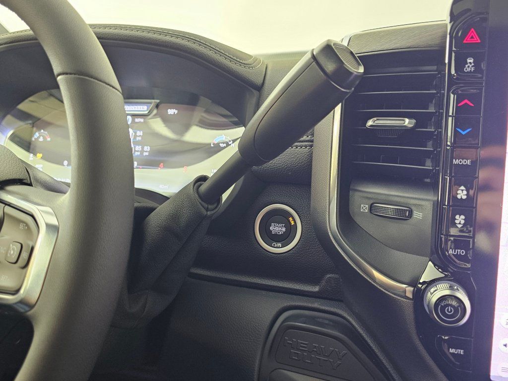 New 2026 RAM 3500 Laramie AWD/4WD image 33