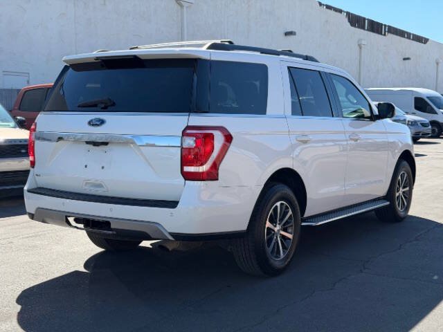 Used 2020 Ford Expedition XLT w/ Equipment Group 202A AWD/4WD image 3