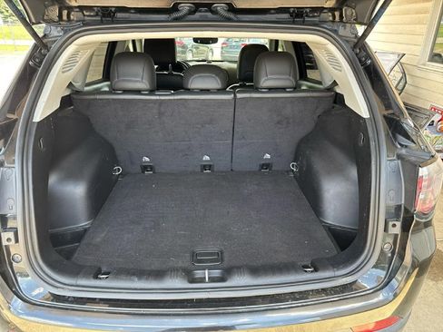 Used 2019 Jeep Compass Latitude image 19