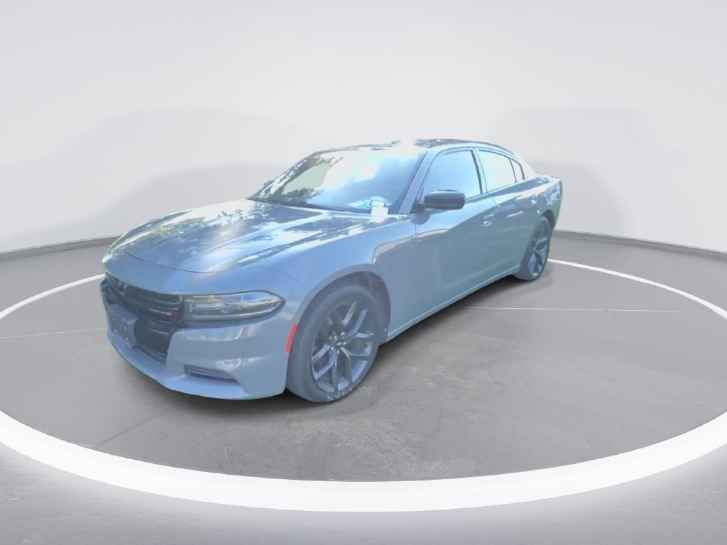 Used 2019 Dodge Charger SXT w/ Blacktop Package RWD image 4